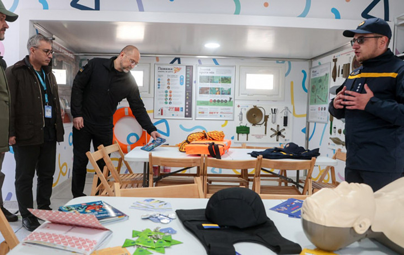 В Україні почали їздити мобільні класи безпеки для дітей: як вони виглядають та що в них є